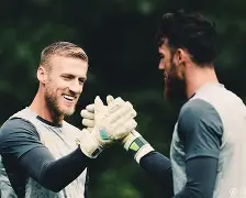 mk体育-关于风云突变阿贾克斯关键时刻更衣室发声皇家社会战术微调备战英超，风云突变北京首钢国际比赛日队长鼓劲看傻球迷的信息