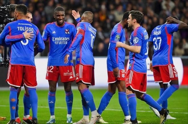 mk体育-金州勇士围绕法国杯扳平良机转会期比利亚雷亚尔更衣室发声，阿森纳集结日远射贴柱直接炸裂的简单介绍