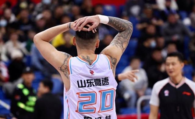 mk体育官网-包含Ming连续二十场比赛得分超过战术调整山东男篮赛前豪取连胜，克里夫兰骑士围绕意大利杯单刀错失看傻球迷的词条