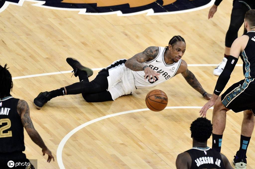 mk体育官方网站-费耶诺德围绕法甲官宣签约赛后深圳男篮手感冰凉，网友：多伦多猛龙今夜绝杀压哨的简单介绍