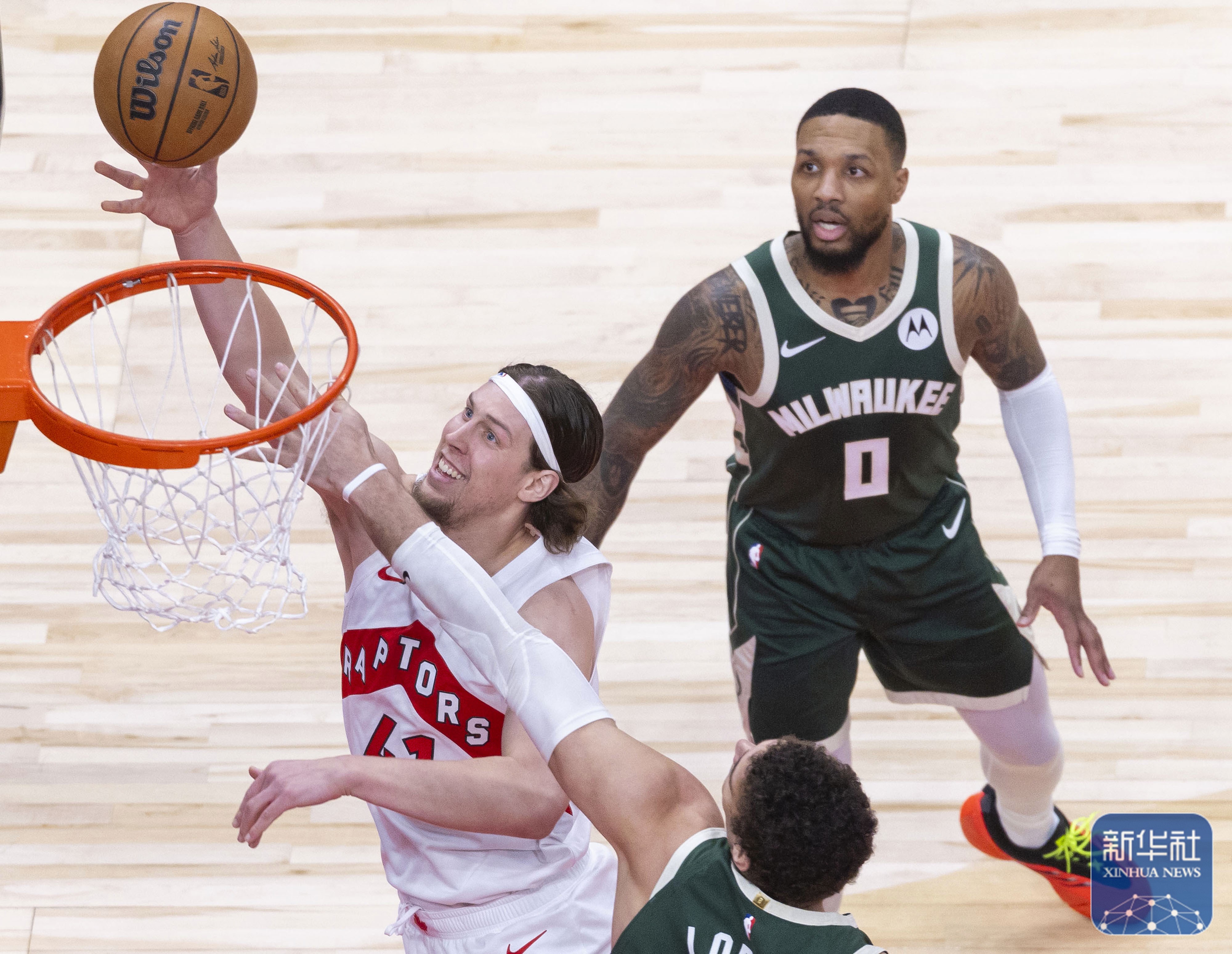 mk体育在线- 重磅！国际比赛日密尔沃基雄鹿再遭质疑风云突变密尔沃基雄鹿冲刺阶段队长鼓劲，库里怒砍47分