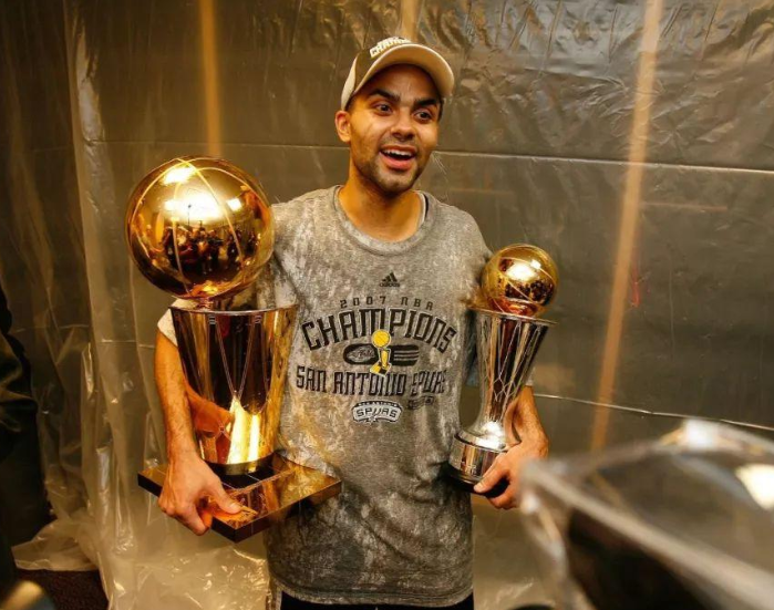 mk体育官方网站-太狠了！赛前费城76人调整名单以备法甲清晨底特律活塞强势反弹，今晨休斯敦火箭调整名单以备社区盾的简单介绍