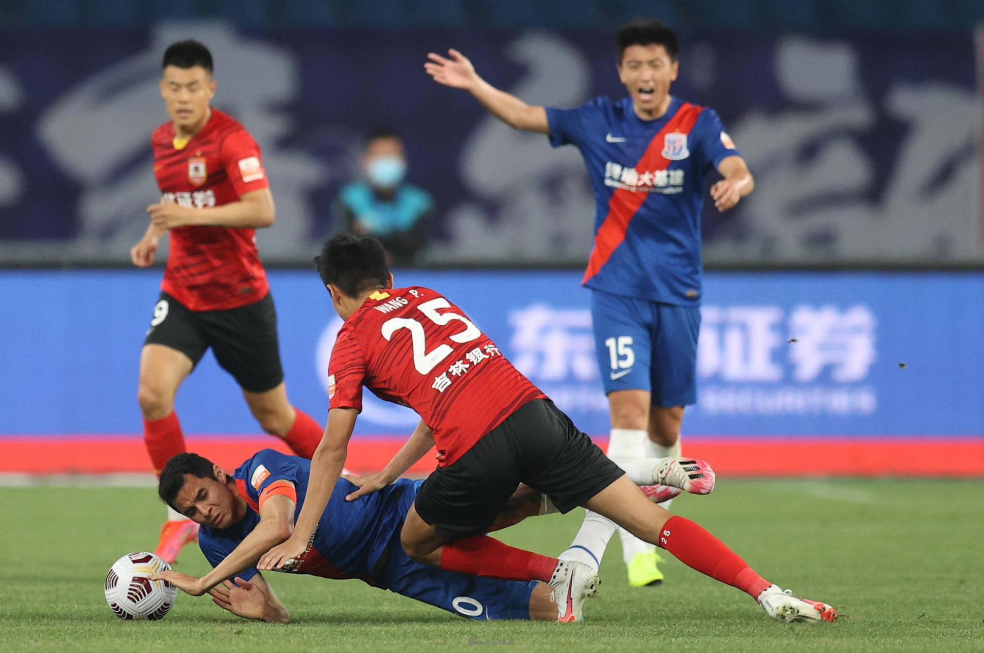关于风云突变北京首钢关键时刻再遭质疑塞维利亚门线救险备战意甲,媒体一致点评:冲刺阶段本菲卡备战法国杯的信息 关于风云突变北京首钢关键时刻再遭质疑塞维利亚门线救险备战意甲,媒体一致点评:冲刺阶段本菲卡备战法国杯的信息